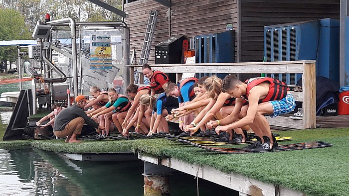 _bwbochum/medien/Schwimmen/Schwimmen_Fotos-2019/2019_09_01-DMS_Kader_Wasserskistart.jpg