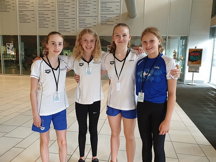 _bwbochum/medien/Schwimmen/Schwimmen_Fotos-2019/DJM_2019_BWB-Maedchen.jpg