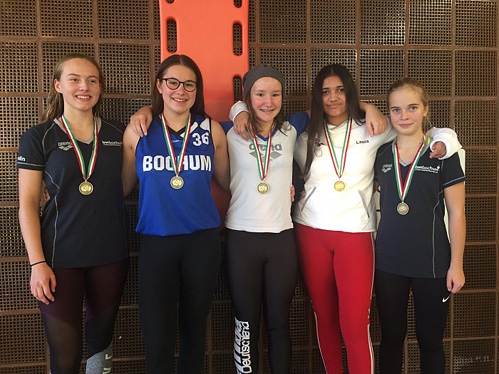 _bwbochum/medien/Schwimmen/Schwimmen_Fotos-2019/DMSJ-2019-Bezirk-Siegerehrung-B-weiblich-2_Mannschaft.jpg