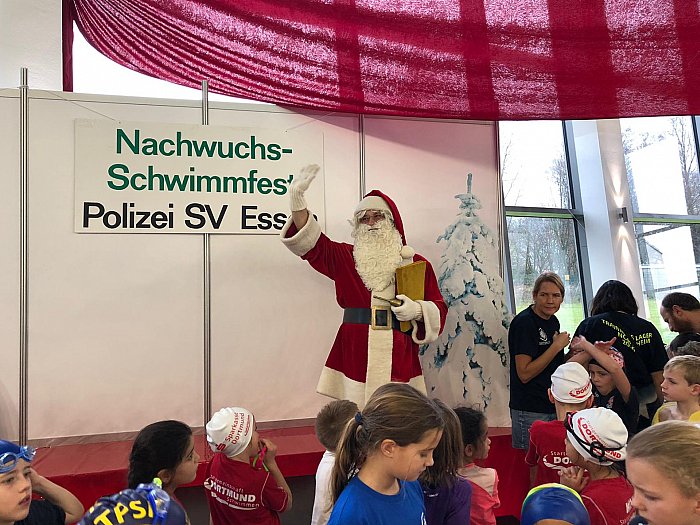 _bwbochum/medien/Schwimmen/Schwimmen_Fotos-2019/Nikolausschwimmfest2019_Nikolausbesuch.jpg