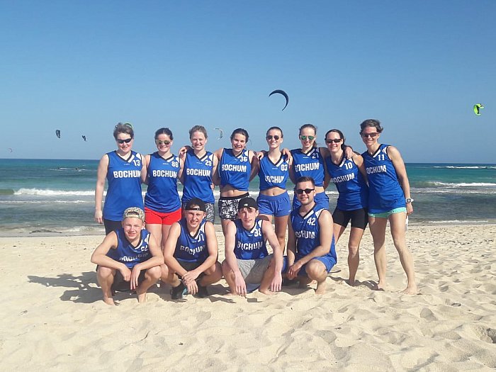 _bwbochum/medien/Schwimmen/Schwimmen_Fotos-2019/TL_2019_DMS_Mannschaftsfoto_am_Meer.jpg