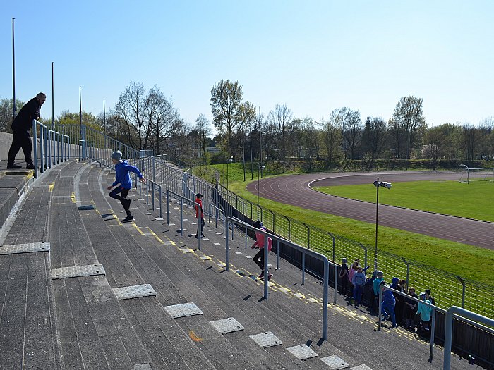 _bwbochum/medien/Schwimmen/Schwimmen_Fotos-2019/TL_2019_NRW_Treppensprints_Grossaufnahme_50.jpg