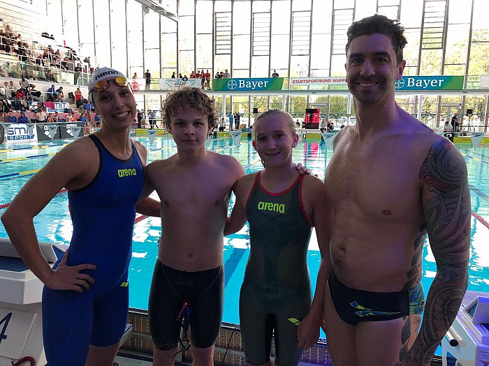 _bwbochum/medien/Schwimmen/Schwimmen_Fotos-2019/swim-opera-classics-2019-Arena-Staffel-mit-Meira-Harks.jpg