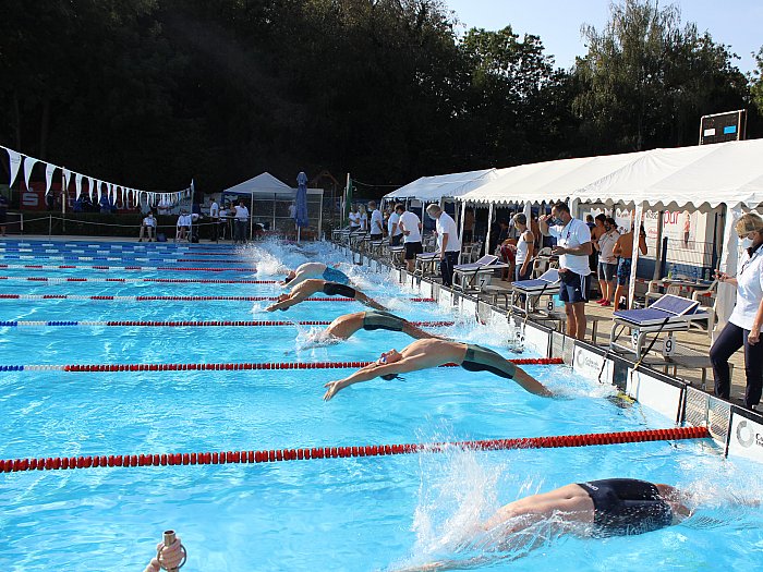 _bwbochum/medien/Schwimmen/Schwimmen_Fotos-2020/BOChallenge-Rueckenstart-Maenner.jpg