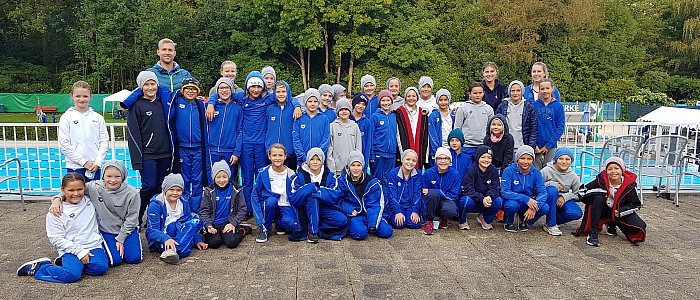 _bwbochum/medien/Schwimmen/Schwimmen_Fotos-2020/BOChallenge_Blau-Weiss-Team-vormittags.jpg