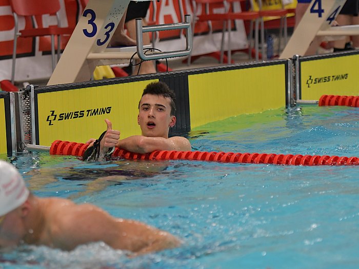 _bwbochum/medien/Schwimmen/Schwimmen_Fotos-2020/DMS2020-2BuLi-Daumen-Hoch.jpg