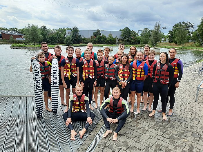 _bwbochum/medien/Schwimmen/Schwimmen_Fotos-2020/Wasserski-DMS-Kader_Gruppenfoto.jpg