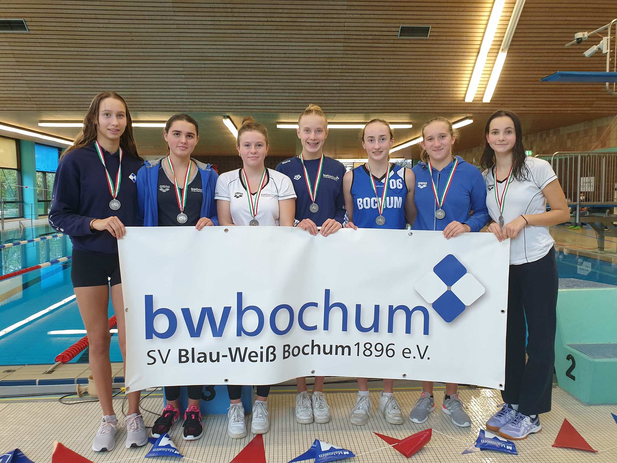 _bwbochum/medien/Schwimmen/Schwimmen_Fotos-2021/DMSJ21-Bezirk-B-Jugend-weiblich.jpg