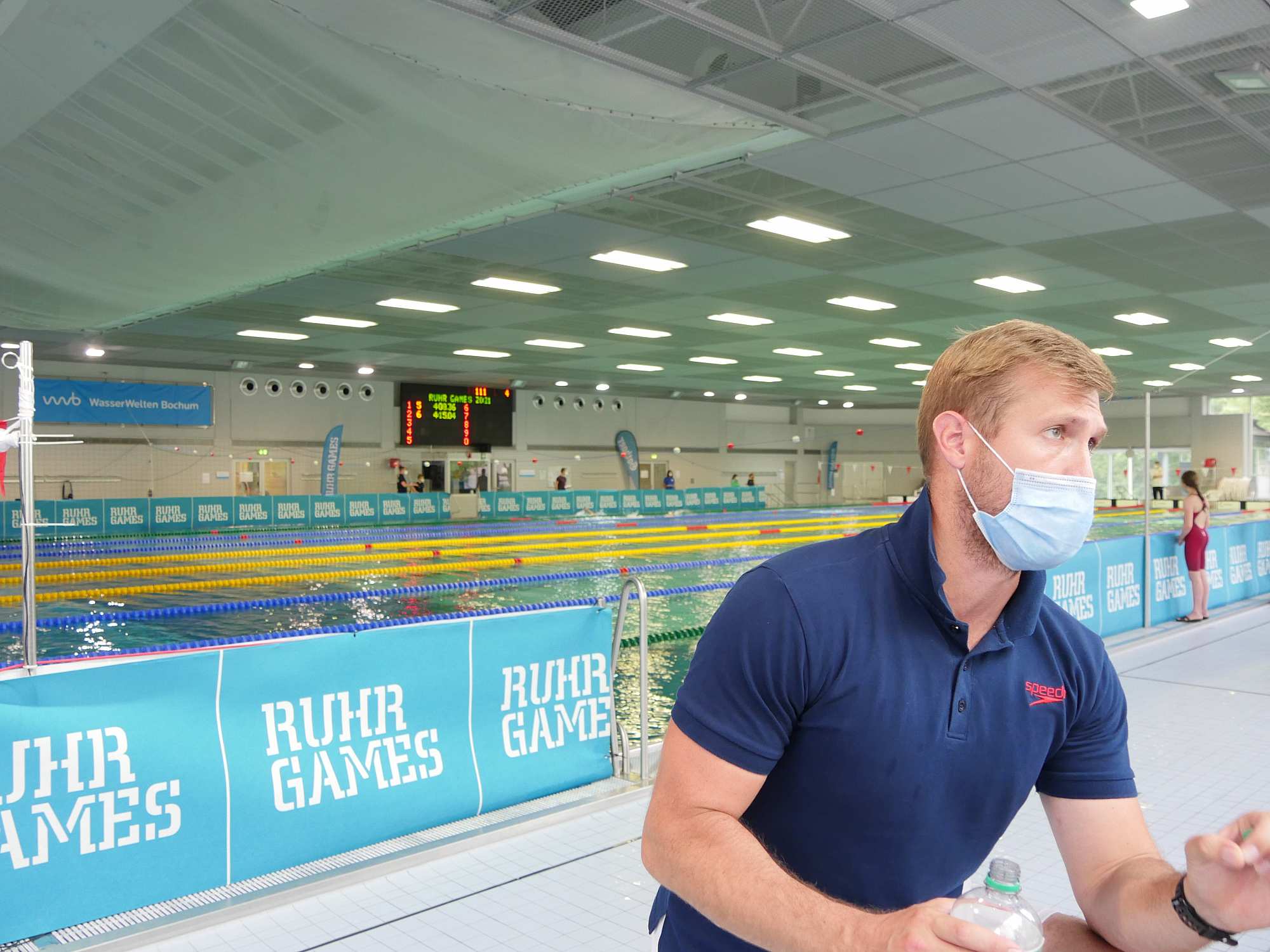 _bwbochum/medien/Schwimmen/Schwimmen_Fotos-2021/Ruhrgames21-Yaro-coaching.jpg