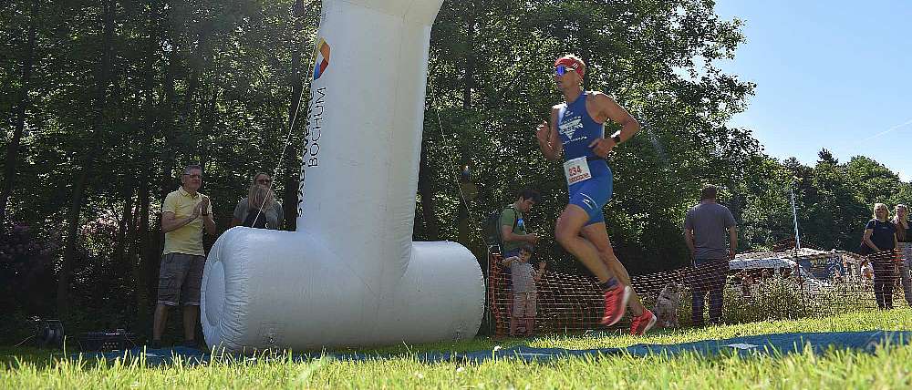 Zieleinlauf Triathlon 2022